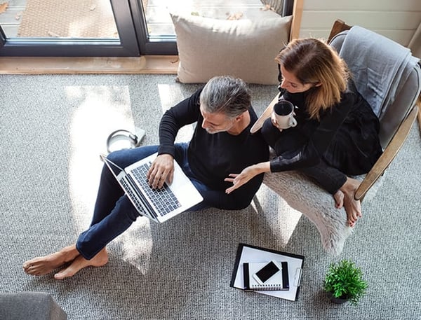 People on laptop