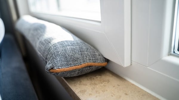 How to heat your home in winter - cover draughts