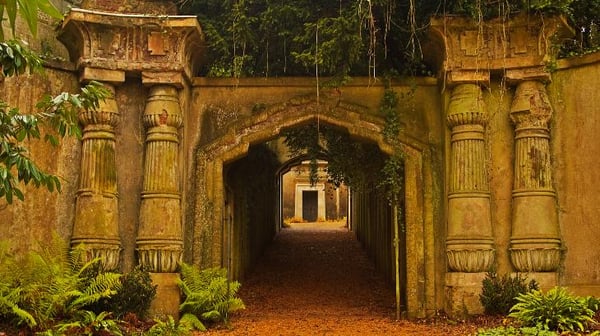 Tombstones at Highgate cemetery