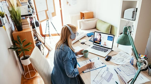 Women on a laptop