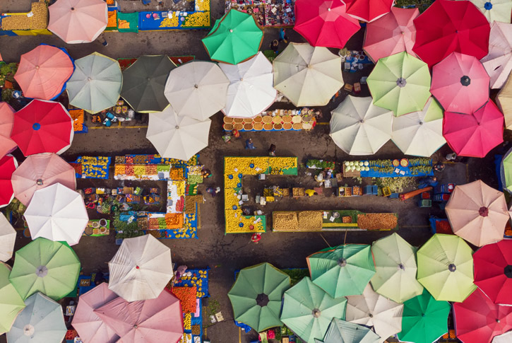 article4_teaser_umbrellas