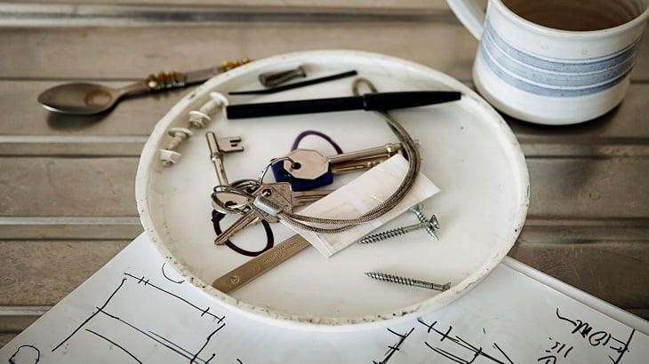 images - home insurance - fb images - Keys on a table