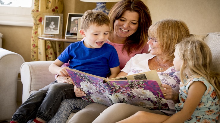 insurance - home insurance - images - Family on the sofa