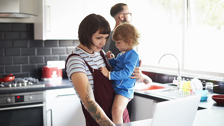 insurance - home insurance - resources - images - Parent in the Kitchen