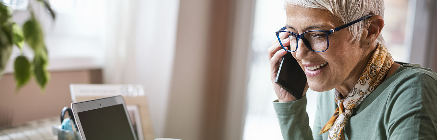 Women on the phone