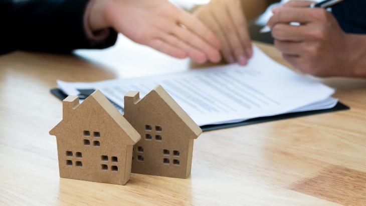 signing for a mortgage